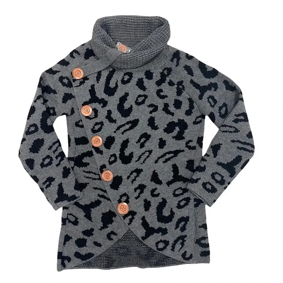 NWT Grecerelle Sweater Gray Cheetah Cowl Neck Asymmetric Button Tulip Hem Size M - Picture 9 of 9